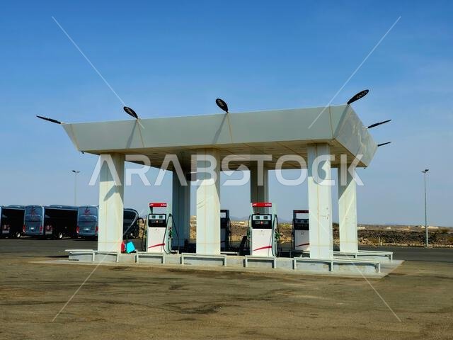 طريق المدينة المنورة، مكة المكرمة، المملكة العربية السعودية، 25 يونيو 2024: محطة وقود الموارد، محطة وقود غاز الموارد، مفهوم تسعير البنزين، شركة موارد للطاقة طريق المدينة المنورة، مكة المكرمة، المملكة العربية السعودية، 25 يونيو 2024: محطة وقود الموارد، محطة وقود غاز الموارد، مفهوم تسعير البنزين، شركة موارد للطاقة