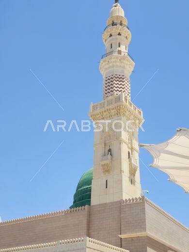 المئذنة والقبة الخضراء للمسجد النبوي، وهو موقع حج رئيسي يقع تحت إشراف حراسة الدولة.