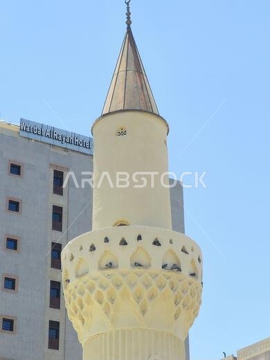 المدينة المنورة، المملكة العربية السعودية، 26 يونيو 2024: مئذنة مسجد أبي بكر الصديق، أحد أقدم مساجد المدينة المنورة، ويقع باتجاه... المدينة المنورة، المملكة العربية السعودية، 26 يونيو 2024: مئذنة مسجد أبي بكر الصديق، أحد أقدم مساجد المدينة المنورة، ويقع باتجاه...