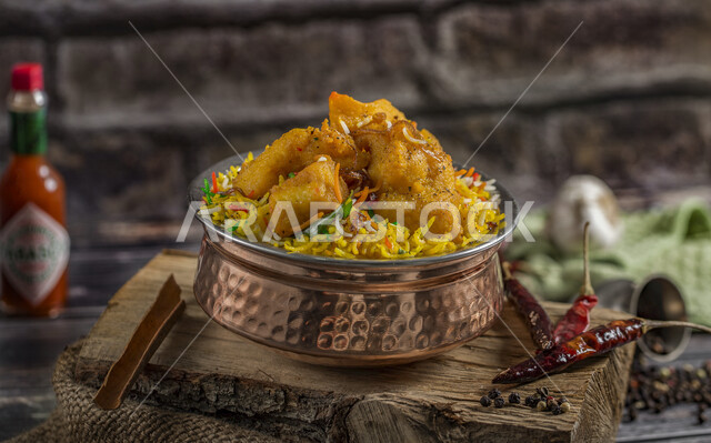 A plate of delicious biryani rice with meat, dazzling rice, traditional Arab dishes, Arab food, traditional dishes, delicious recipes and food dishes, delicious healthy meals, oriental restaurants, restaurants for oriental Arab food