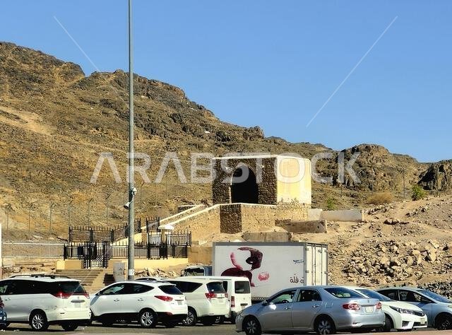 المدينة المنورة، المملكة العربية السعودية، 27 يونيو 2024: موقع معركة الخندق، أو معركة الأحزاب أو الكونفدراليين، كان جزءًا من الصراع بين المسلمين
