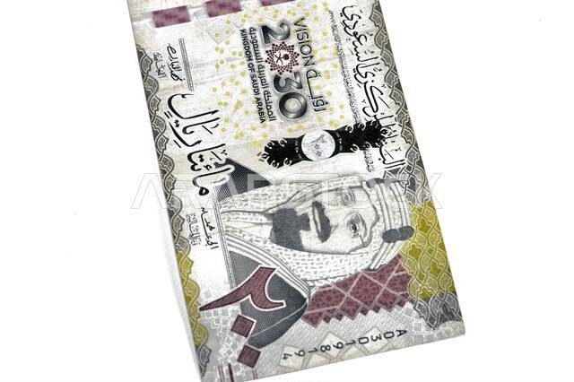 يحمل الوجه الأمامي للورقة النقدية من فئة 200 ريال سعودي صورة الملك عبد العزيز آل سعود ورؤية المملكة العربية السعودية لعام 2030، الصادرة