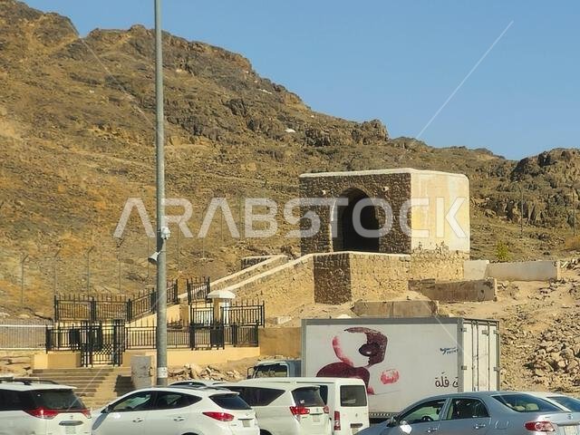 المدينة المنورة، المملكة العربية السعودية، 27 يونيو 2024: موقع معركة الخندق، أو معركة الأحزاب أو الكونفدراليين، كان جزءًا من الصراع بين المسلمين