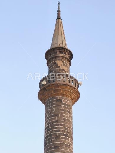 مسجد الأنبارية، أو المسجد الحميدية، هو مسجد بناه الأتراك العثمانيون في المدينة المنورة، وقد بناه السلطان العثماني عبد الحميد الثاني عام 1908. مسجد الأنبارية، أو المسجد الحميدية، هو مسجد بناه الأتراك العثمانيون في المدينة المنورة، وقد بناه السلطان العثماني عبد الحميد الثاني عام 1908.