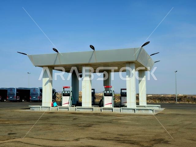 طريق المدينة المنورة، مكة المكرمة، المملكة العربية السعودية، 25 يونيو 2024: محطة وقود الموارد، محطة وقود غاز الموارد، مفهوم سعر البنزين، شركة موارد للطاقة طريق المدينة المنورة، مكة المكرمة، المملكة العربية السعودية، 25 يونيو 2024: محطة وقود الموارد، محطة وقود غاز الموارد، مفهوم سعر البنزين، شركة موارد للطاقة