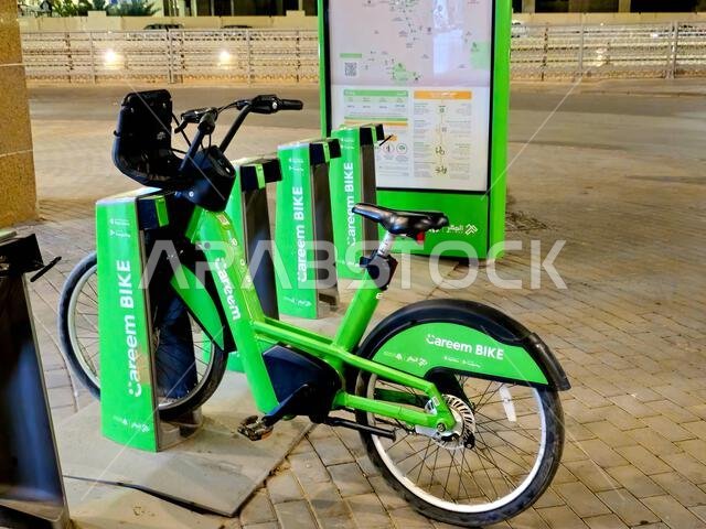 المدينة المنورة، المملكة العربية السعودية، 25 يونيو 2024: كريم بايك، انطلق في رحلتك عبر تطبيق كريم، الشركة المتخصصة في تقديم خدمات التوصيل.