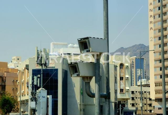 مكة المكرمة، المملكة العربية السعودية، 19 يونيو 2024: كاميرا رادار لمراقبة السرعة والسلامة على الطرق السريعة لرصد وتسجيل المركبات على الطرق، الهيئة العامة. مكة المكرمة، المملكة العربية السعودية، 19 يونيو 2024: كاميرا رادار لمراقبة السرعة والسلامة على الطرق السريعة لرصد وتسجيل المركبات على الطرق، الهيئة العامة.
