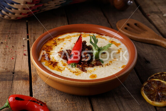 صورة مقربة لطبق مكرونة باشميل، أكلات عربية، مأكولات عربية، أطباق شعبية، وصفات وأطباق طعام لذيذة، وجبات الطعام اللذيذة والشهية، مطاعم شرقية، مكرونة باشميل، مطاعم للمأكولات العربية الشرقية