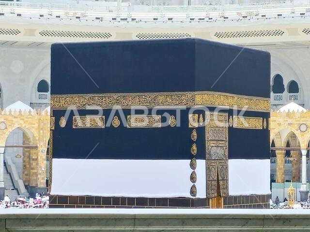 مكة المكرمة، المملكة العربية السعودية، 4 يونيو 2024: الطواف حول الكعبة في الحج، الحج، العمرة، الطواف، الطواف، الطواف حول الكعبة المشرفة سبع مرات