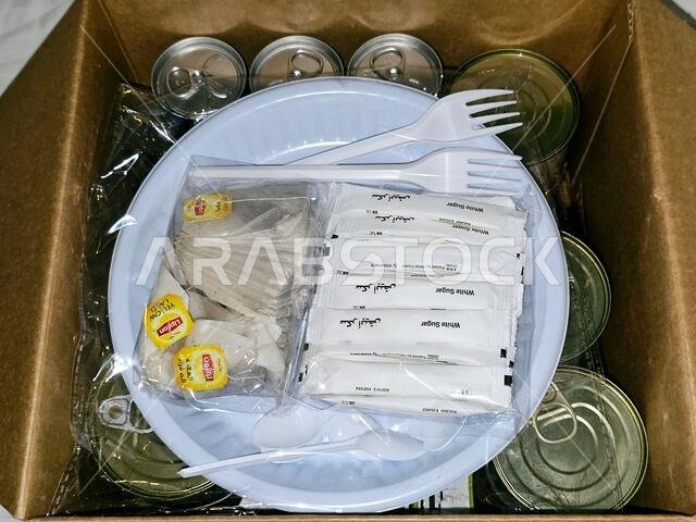 مكة المكرمة، المملكة العربية السعودية، 7 يونيو 2024: وجبات معلبة للحجاج المصريين، وجبات خلال موسم الحج في مدينة مكة المكرمة، وجبات سريعة متوفرة في مكة المكرمة، المملكة العربية السعودية، 7 يونيو 2024: وجبات معلبة للحجاج المصريين، وجبات خلال موسم الحج في مدينة مكة المكرمة، وجبات سريعة متوفرة في