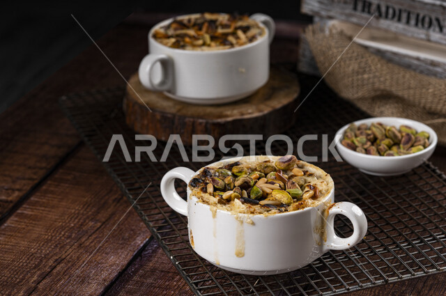 طبق ام علي اللذيذ، حلا شرقي، حلويات وسكريات، الحلوى الشهية، التحلاية، حلويات شهية ولذيذة، حلوى ام علي، وصفات وأطباق حلوى لذيذة، مطاعم للمأكولات العربية الشرقية