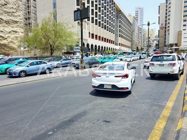 مكة المكرمة، المملكة العربية السعودية، 4 يونيو 2024: سيارة أجرة مكة المكرمة، تُستخدم لنقل حجاج بيت الله الحرام داخل وخارج المدينة المقدسة، سيارة أجرة، نوع من المركبات مكة المكرمة، المملكة العربية السعودية، 4 يونيو 2024: سيارة أجرة مكة المكرمة، تُستخدم لنقل حجاج بيت الله الحرام داخل وخارج المدينة المقدسة، سيارة أجرة، نوع من المركبات