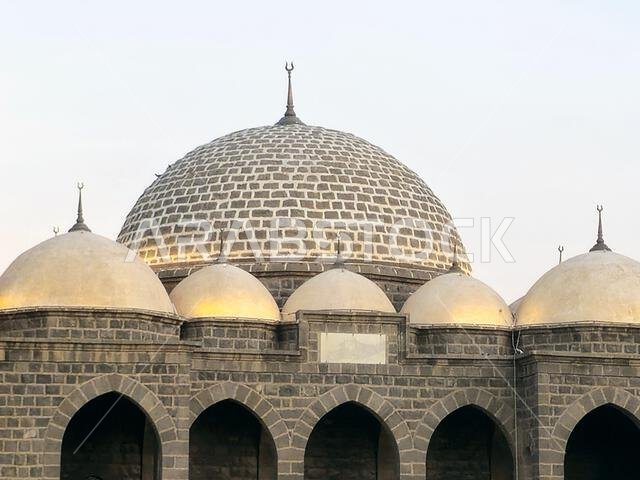 مسجد الأنبارية، أو المسجد الحميدية، هو مسجد بناه الأتراك العثمانيون في المدينة المنورة، وقد شُيّد عام 1908 بأمر من السلطان العثماني عبد الحميد الثاني. مسجد الأنبارية، أو المسجد الحميدية، هو مسجد بناه الأتراك العثمانيون في المدينة المنورة، وقد شُيّد عام 1908 بأمر من السلطان العثماني عبد الحميد الثاني.
