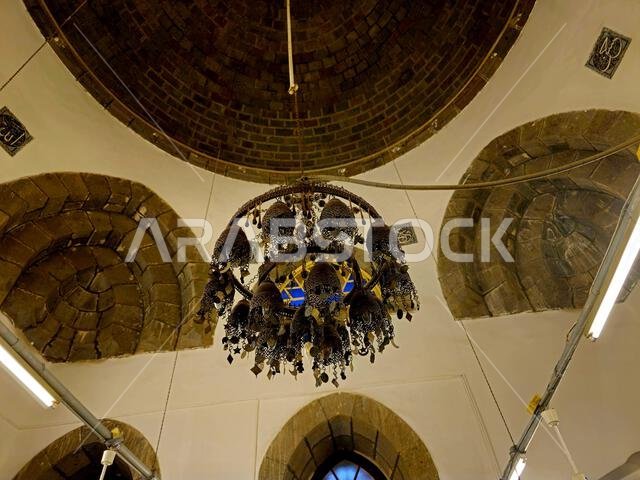 مسجد الأنبارية، أو المسجد الحميدية، هو مسجد بناه الأتراك العثمانيون في المدينة المنورة، وقد بناه السلطان العثماني عبد الحميد الثاني عام 1908. مسجد الأنبارية، أو المسجد الحميدية، هو مسجد بناه الأتراك العثمانيون في المدينة المنورة، وقد بناه السلطان العثماني عبد الحميد الثاني عام 1908.