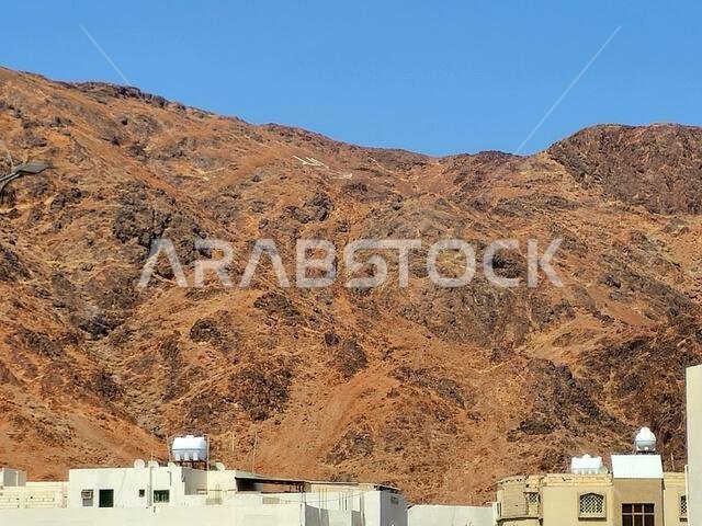 جبل أحد، وهو جبل يقع شمال المدينة المنورة، موقع المعركة الثانية بين النبي محمد صلى الله عليه وسلم ومشركي قبيلته قريش.