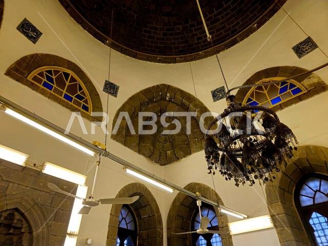 مسجد الأنبارية، أو المسجد الحميدية، هو مسجد بناه الأتراك العثمانيون في المدينة المنورة، وقد بناه السلطان العثماني عبد الحميد الثاني عام 1908.