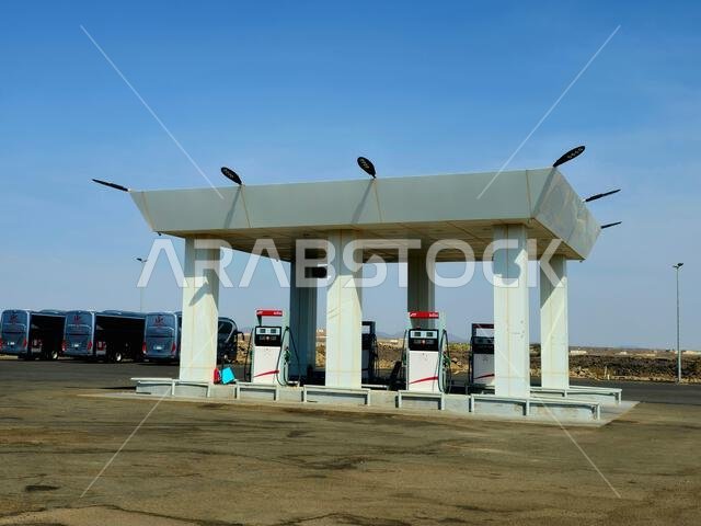 طريق المدينة المنورة، مكة المكرمة، المملكة العربية السعودية، 25 يونيو 2024: محطة وقود الموارد، محطة وقود غاز الموارد، مفهوم تسعير البنزين، شركة موارد للطاقة طريق المدينة المنورة، مكة المكرمة، المملكة العربية السعودية، 25 يونيو 2024: محطة وقود الموارد، محطة وقود غاز الموارد، مفهوم تسعير البنزين، شركة موارد للطاقة