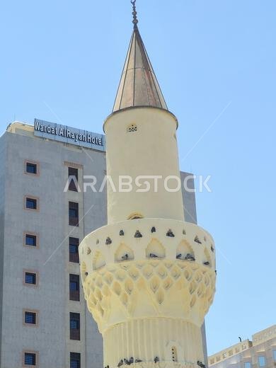 المدينة المنورة، المملكة العربية السعودية، 26 يونيو 2024: مئذنة مسجد أبي بكر الصديق، أحد أقدم مساجد المدينة المنورة، ويقع باتجاه... المدينة المنورة، المملكة العربية السعودية، 26 يونيو 2024: مئذنة مسجد أبي بكر الصديق، أحد أقدم مساجد المدينة المنورة، ويقع باتجاه...