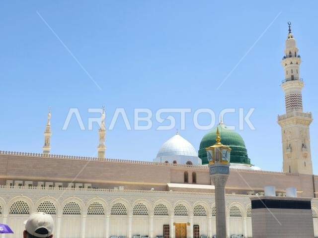 المدينة المنورة، المملكة العربية السعودية، 26 يونيو 2024: المنظر الخارجي للمسجد النبوي، وهو موقع حج رئيسي يقع ضمن نطاق...