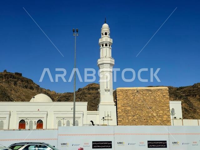 المدينة المنورة، المملكة العربية السعودية، 27 يونيو 2024: موقع معركة الخندق، أو معركة الأحزاب أو الكونفدراليين، كان جزءًا من الصراع بين المسلمين
