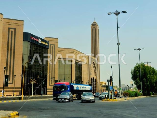 مكة المكرمة، المملكة العربية السعودية، 8 يونيو 2024: مسجد في شوارع مكة المكرمة، عاصمة منطقة مكة المكرمة في منطقة الحجاز غرب المملكة العربية السعودية و