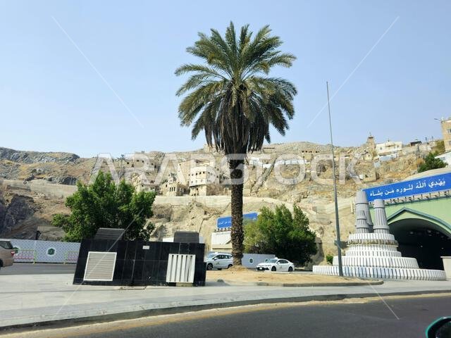 مكة المكرمة، المملكة العربية السعودية، 8 يونيو 2024: جبال مكة المكرمة، عاصمة منطقة مكة المكرمة في منطقة الحجاز غرب المملكة العربية السعودية و