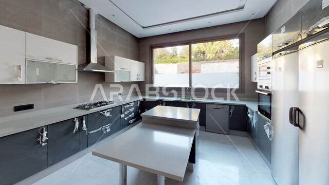 تصميم داخلي لمطبخ داخل شقة في مجمع سكني فاخر، شقق سكنية سياحية، تصاميم وديكورات داخلية، تصميم معماري هندسي حديث، الهندسة المعمارية في المملكة العربية السعودية،  تصميم معماري هندسي حديث