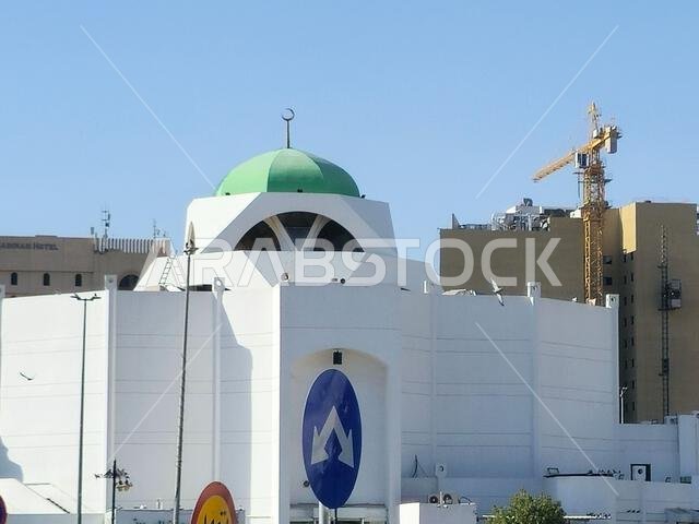 المدينة المنورة، المملكة العربية السعودية، ٢٧ يونيو ٢٠٢٤: مسجد بلال بن رباح، يقع على بعد حوالي ٥٠٠ متر جنوب المسجد النبوي. اسم المسجد النبوي في المدينة المنورة: