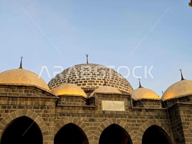 مسجد الأنبارية، أو المسجد الحميدية، هو مسجد بناه الأتراك العثمانيون في المدينة المنورة، وقد بناه السلطان العثماني عبد الحميد الثاني عام 1908. مسجد الأنبارية، أو المسجد الحميدية، هو مسجد بناه الأتراك العثمانيون في المدينة المنورة، وقد بناه السلطان العثماني عبد الحميد الثاني عام 1908.