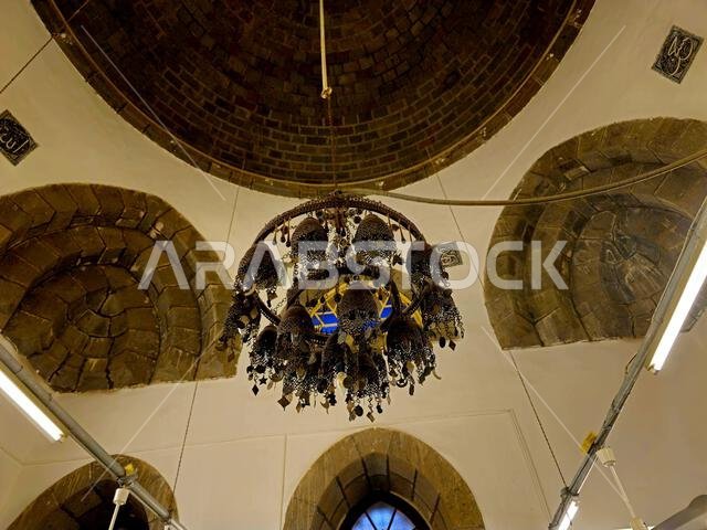 مسجد الأنبارية، أو المسجد الحميدية، هو مسجد بناه الأتراك العثمانيون في المدينة المنورة، وقد شُيّد عام 1908 بأمر من السلطان العثماني عبد الحميد الثاني.