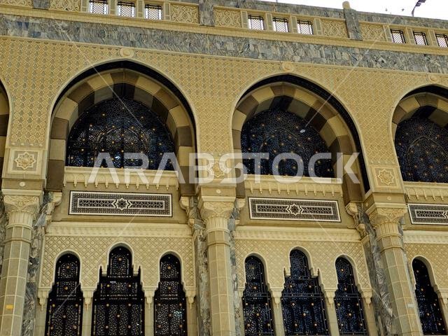 تفاصيل المسجد الحرام، أو المسجد الحرام بمكة المكرمة، والذي يُعتبر أهم مسجد في الإسلام، ويضم