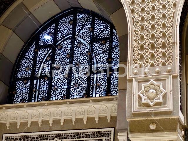 تفاصيل المسجد الحرام، أو المسجد الحرام بمكة المكرمة، والذي يُعتبر أهم مسجد في الإسلام، ويضم