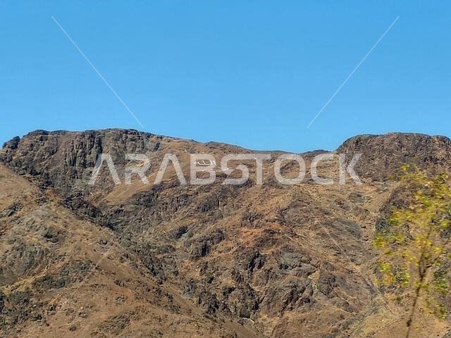 جبل أحد، وهو جبل يقع شمال المدينة المنورة، موقع المعركة الثانية بين النبي محمد صلى الله عليه وسلم ومشركي قبيلته قريش.