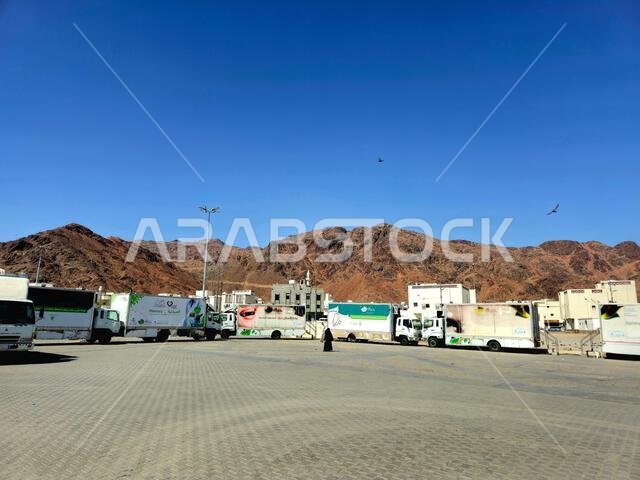 المدينة المنورة، المملكة العربية السعودية، 27 يونيو 2024: جبل أحد، وهو جبل يقع شمال المدينة المنورة، موقع المعركة الثانية بين النبي محمد صلى الله عليه وسلم و...