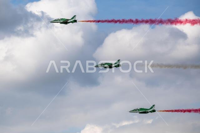 القوات الجوية الملكية السعودية - فريق الصقور السعودي، يصل إلى قاعدة سلاح الجو الملكي البريطاني فيرفورد للمشاركة في عرض رويال إنترناشونال إير تاتو 2024. القوات الجوية الملكية السعودية - فريق الصقور السعودي، يصل إلى قاعدة سلاح الجو الملكي البريطاني فيرفورد للمشاركة في عرض رويال إنترناشونال إير تاتو 2024.