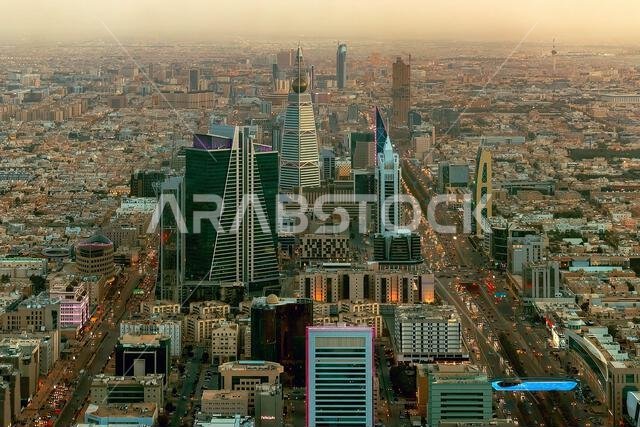 منظر جوي لأفق الرياض ليلاً