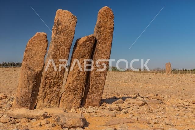 أعمدة الرجاجيل (الرجاجيل) في سكاكا بالمملكة العربية السعودية