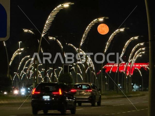 Doha, Qatar. 17th Nov, 2024. A supermoon appears in the skies over Doha, as the last supermoon of 2024 rises over Qatar, Saudi Arabia and the United Arab Emirates. Credit: SOPA Images Limited/Alamy Live News Doha, Qatar. 17th Nov, 2024. A supermoon appears in the skies over Doha, as the last supermoon of 2024 rises over Qatar, Saudi Arabia and the United Arab Emirates. Credit: SOPA Images Limited/Alamy Live News