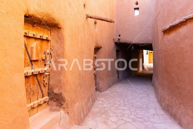 أشايجر، الرياض، المملكة العربية السعودية. قرية تقليدية مُرممة مبنية من الطوب الطيني. تُعد أشايجر إحدى القرى التراثية في المملكة العربية السعودية.