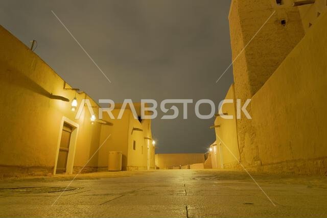 الطريف منطقة الدرعية التاريخية تضيء ليلاً, الدرعية, المملكة العربية السعودية,