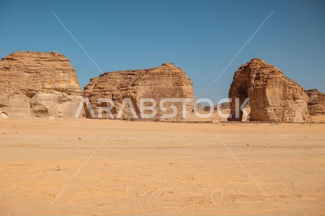 صخرة الفيل في العلا، المملكة العربية السعودية، معلم صحراوي شهير