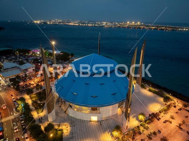 يُعدّ مسجد الملك سلمان في ماليه، جزر المالديف، معلماً إسلامياً بارزاً، يتميز بهندسة معمارية رائعة، ويُشكّل مركزاً رئيسياً للعبادة.