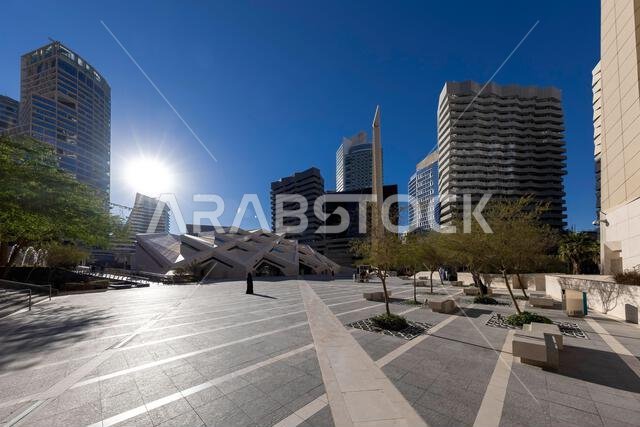 جامع الملك عبد الله المالي الكبير في مركز الملك عبد الله المالي (KAFD) بالرياض، المملكة العربية السعودية. صممته شركة عمرانية وشركاؤها. جامع الملك عبد الله المالي الكبير في مركز الملك عبد الله المالي (KAFD) بالرياض، المملكة العربية السعودية. صممته شركة عمرانية وشركاؤها.