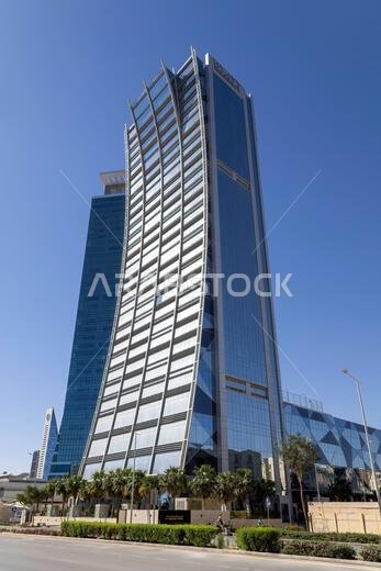 أفق مدينة الرياض، عاصمة المملكة العربية السعودية، شارع العليا نهاراً