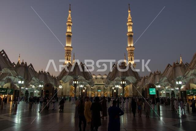 المدينة المنورة - المملكة العربية السعودية: 30 سبتمبر 2024. المسجد النبوي وقت الصباح.