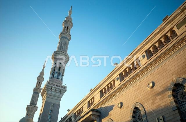 المآذن في المسجد النبوي في المدينة المنورة، والمعروف أيضاً باسم المسجد النبوي، المملكة العربية السعودية.