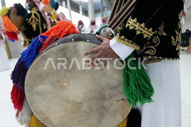 عرض الطبول السعودي التقليدي - احتفال ثقافي عرض الطبول السعودي التقليدي - احتفال ثقافي