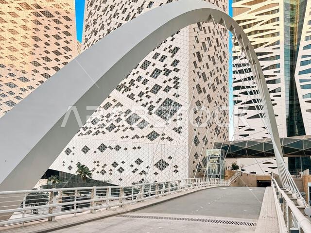العمارة الهندسية الحديثة في الحي المالي للملك عبد الله