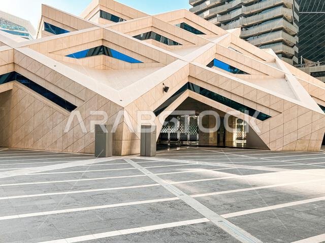 العمارة الهندسية الحديثة في الحي المالي للملك عبد الله