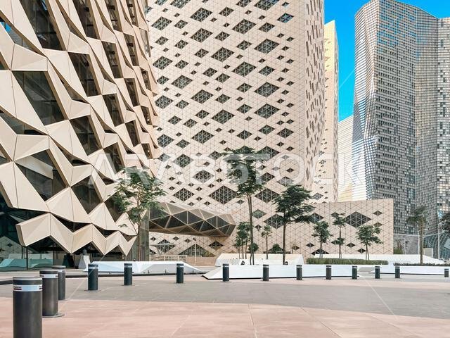 العمارة الهندسية الحديثة في الحي المالي للملك عبد الله